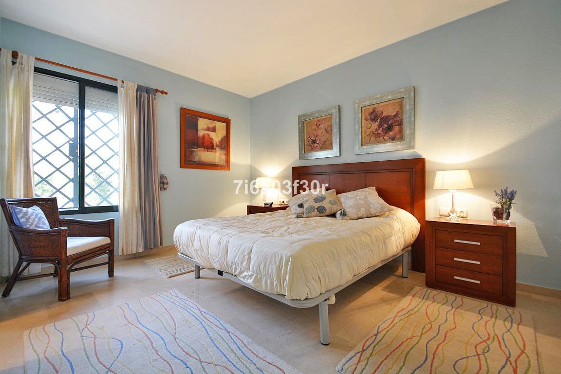 4 bedroom Townhouse for rent in San Pedro de Alcantara with pool garage - € 2,200 (Ref: 9626649)