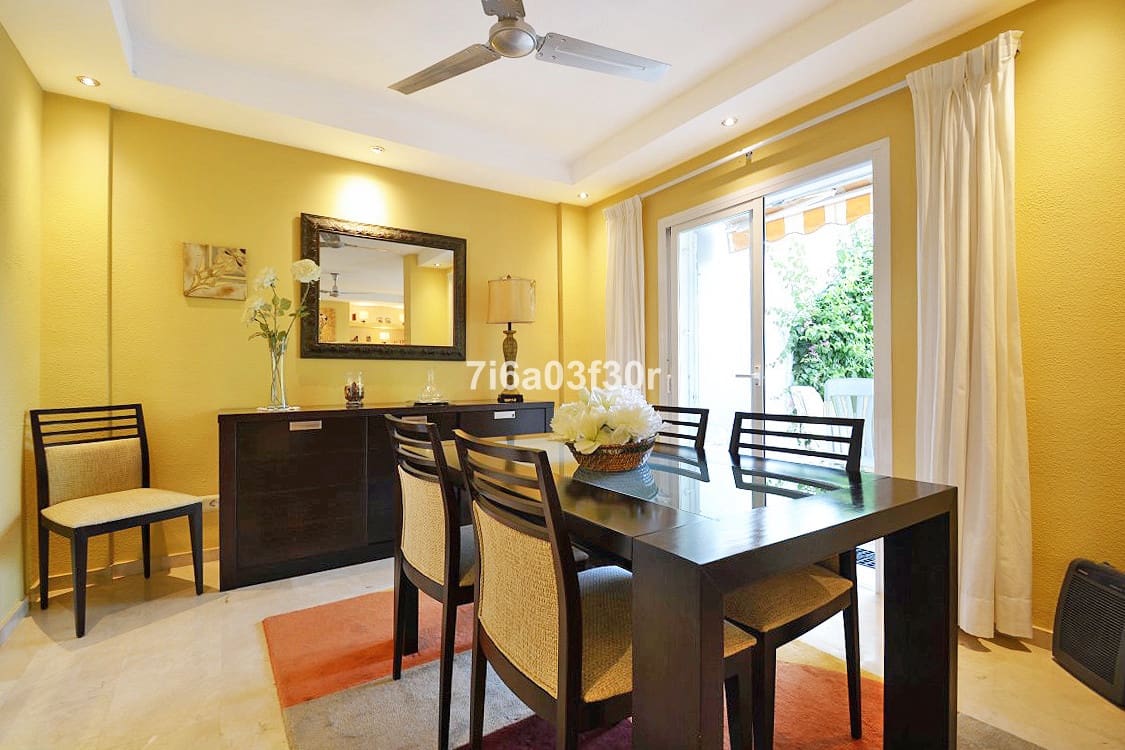 4 bedroom Townhouse for rent in San Pedro de Alcantara with pool garage - € 2,400 (Ref: 9626649)