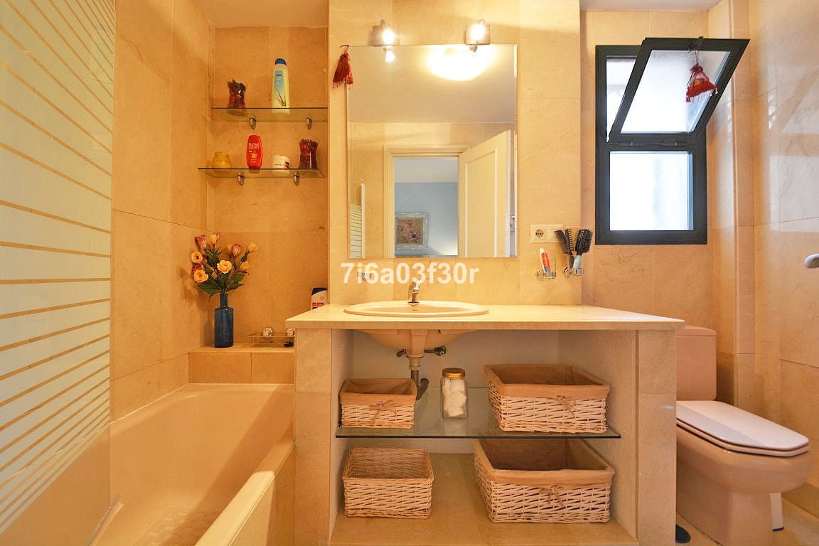 4 bedroom Townhouse for rent in San Pedro de Alcantara with pool garage - € 2,400 (Ref: 9626649)