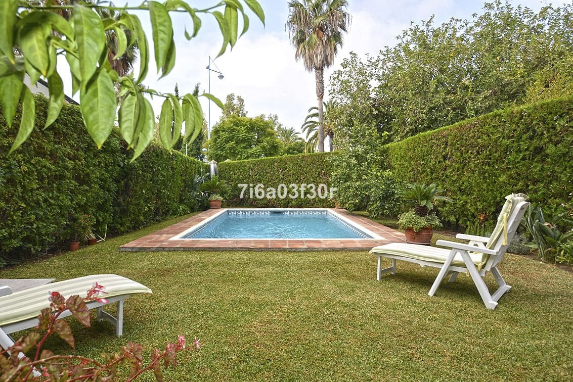 4 bedroom Townhouse for rent in San Pedro de Alcantara with pool garage - € 2,400 (Ref: 9626649)
