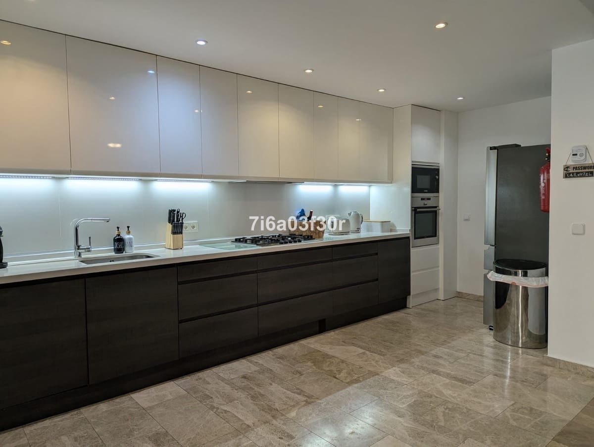 3 sovrum Lägenhet till salu i Marbella med pool garage - 595 000 € (Ref: 9634791)