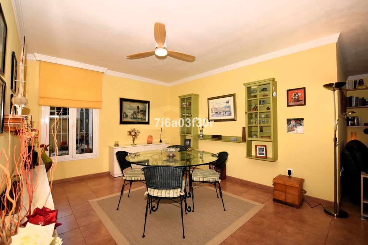 3 sypialnia Dom na sprzedaż w San Pedro de Alcantara z garażem - 1 075 000 € (Ref: 9635184)