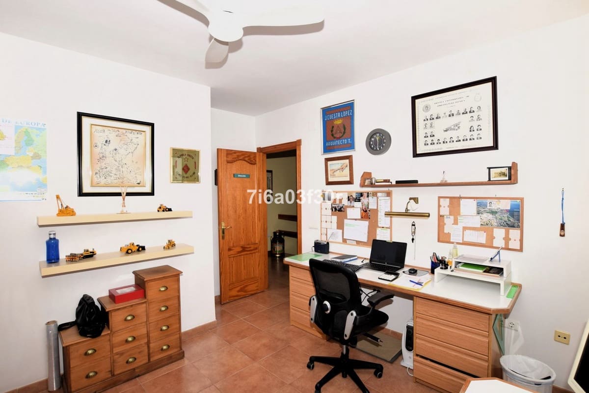 3 sypialnia Dom na sprzedaż w San Pedro de Alcantara z garażem - 1 075 000 € (Ref: 9635184)