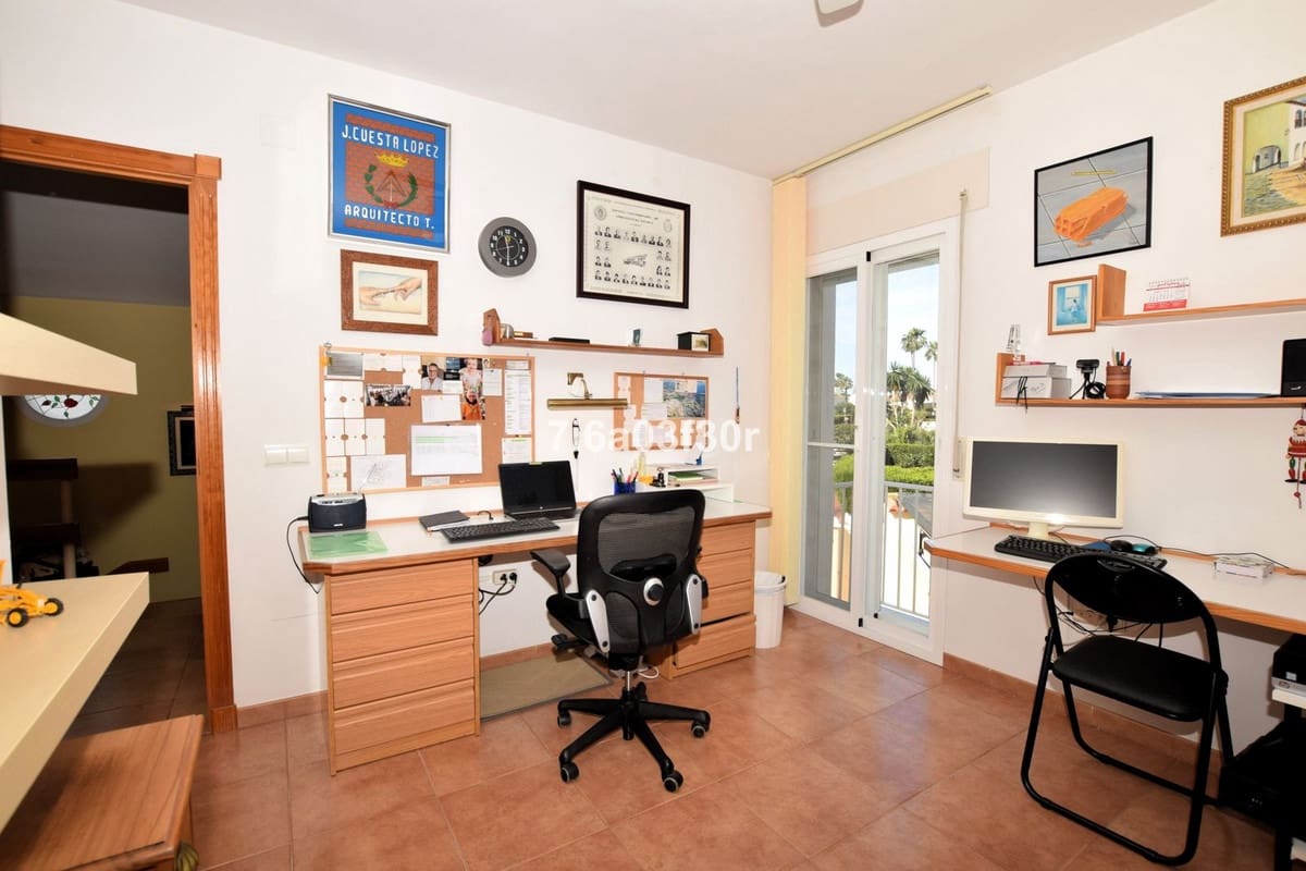 3 sypialnia Dom na sprzedaż w San Pedro de Alcantara z garażem - 1 075 000 € (Ref: 9635184)