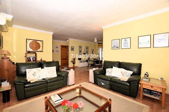 3 sypialnia Dom na sprzedaż w San Pedro de Alcantara, Marbella z garażem - 1 075 000 € (Ref: 9635184)