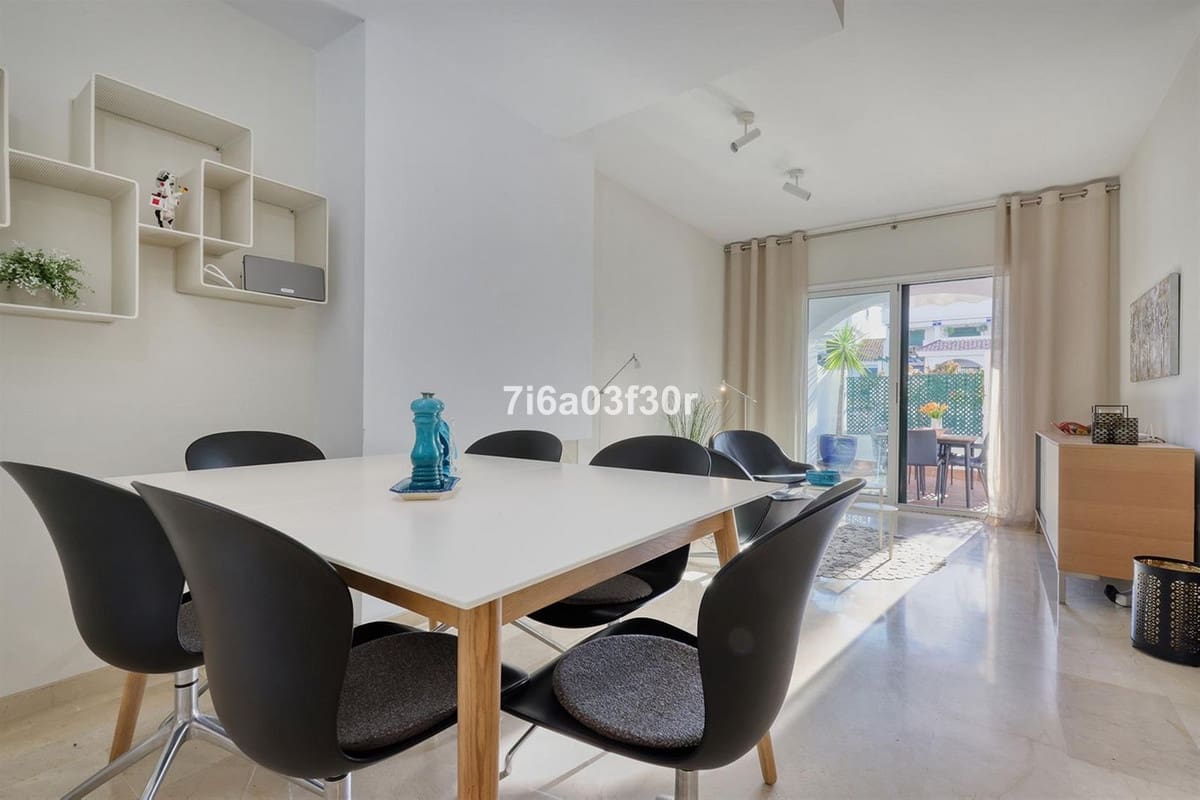 4 makuuhuone Omakotitalo myytävänä paikassa San Pedro de Alcantara mukana uima-altaan 
autotalli - 1 475 000 € (Ref: 9643362)