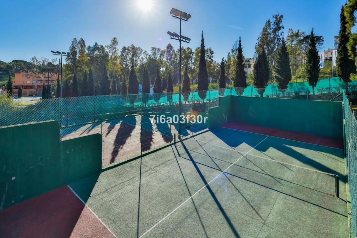 2 camera da letto Attico da affittare in Golden Mile con piscina garage - 2.500 € (Rif: 9685633)