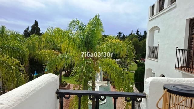 2 sypialnia Penthouse do wynajęcia w Marbella z basenem garażem - 2 500 € (Ref: 9685633)