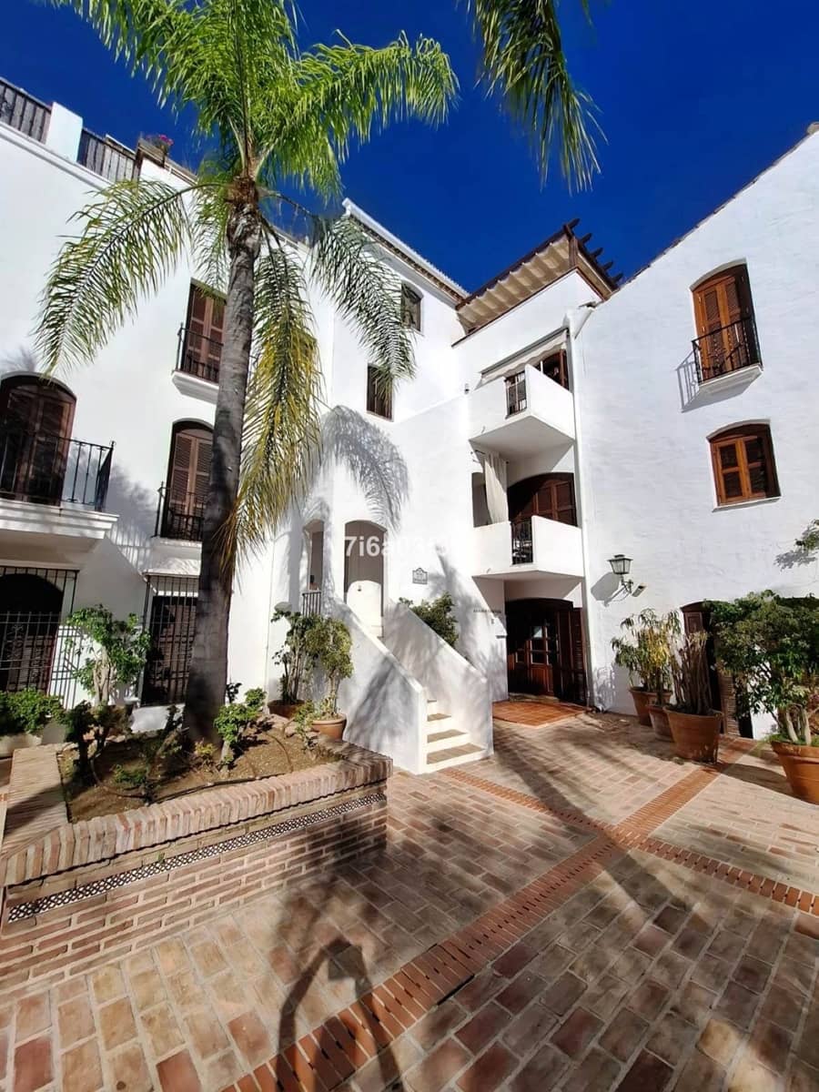 2 sovrum Takvåning att hyra i Marbella med pool garage - 2 500 € (Ref: 9685633)