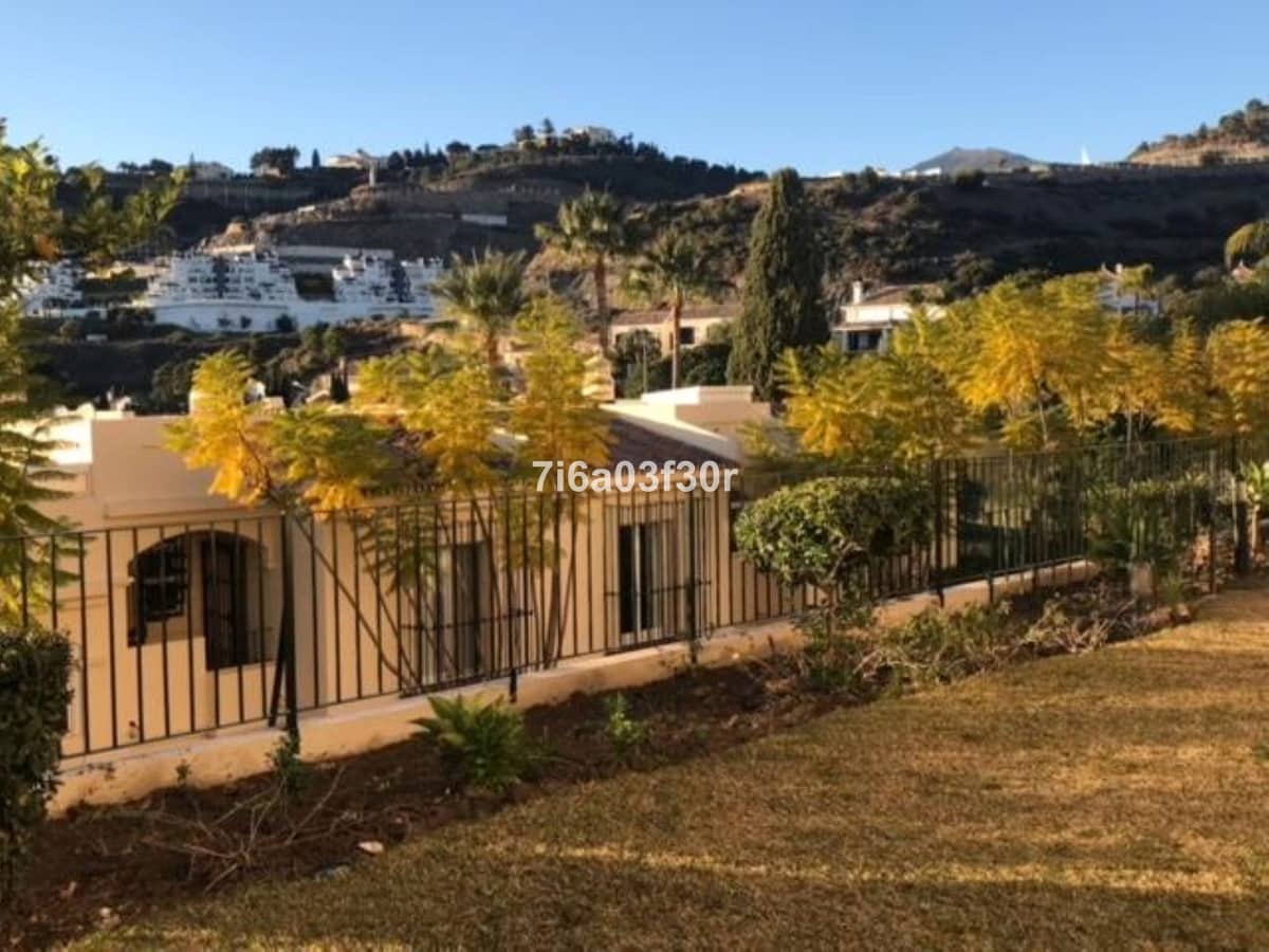 Apartamento de 3 habitaciones en La Quinta en alquiler con piscina - 2.500 € (Ref: 9688492)