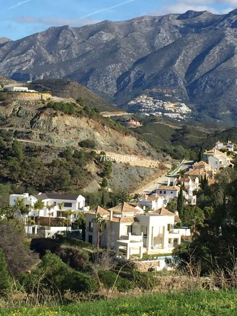 Apartamento de 3 habitaciones en La Quinta en alquiler con piscina - 2.500 € (Ref: 9688492)