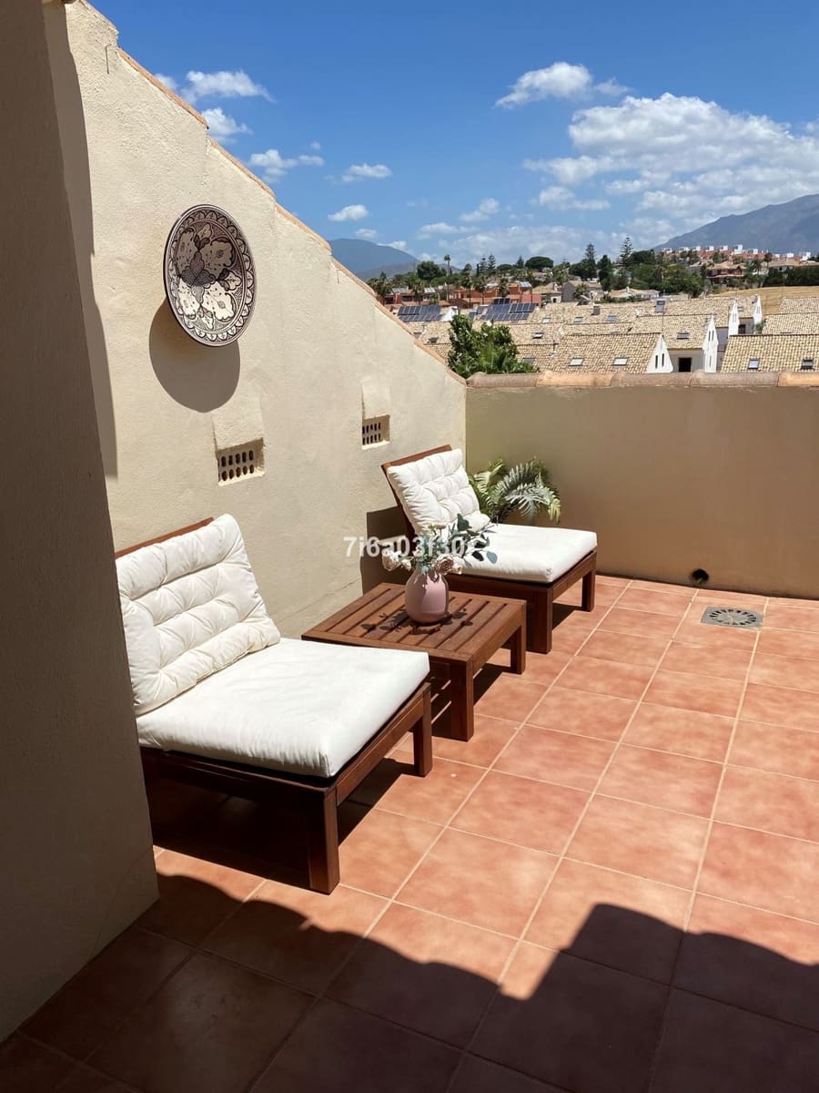 Appartement de 3 chambres de location de vacances à Guadalmina avec piscine garage - 1 700 € (Ref: 9707767)