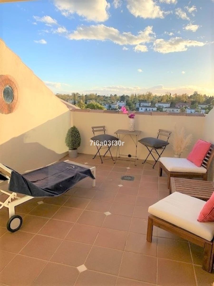 Appartement de 3 chambres de location de vacances à Guadalmina avec piscine garage - 1 700 € (Ref: 9707767)