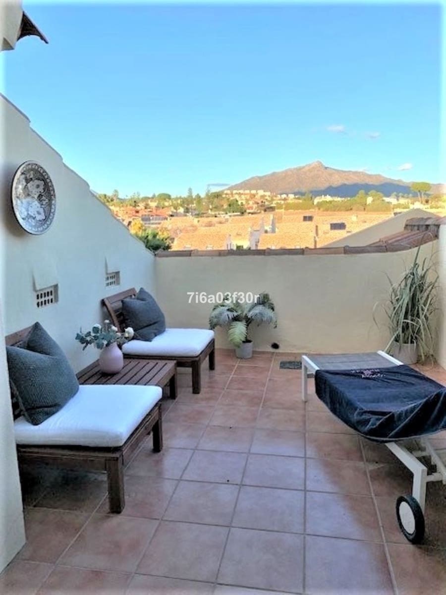 Appartement de 3 chambres de location de vacances à Guadalmina avec piscine garage - 1 700 € (Ref: 9707767)