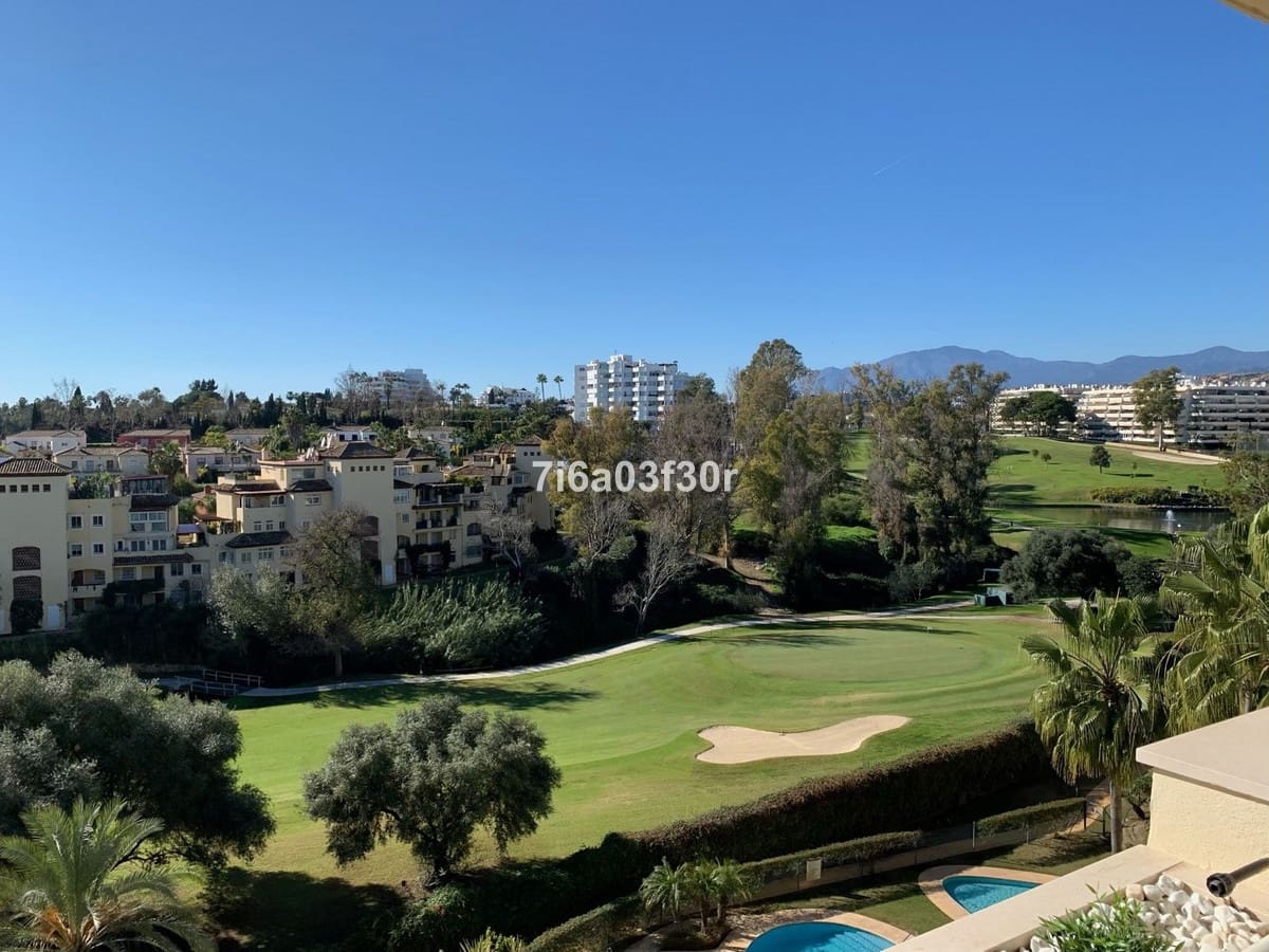 3 bedroom Apartment for holiday rental in Guadalmina with pool garage - € 1,700 (Ref: 9707767)