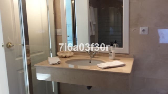 4 bedroom Penthouse for holiday rental in San Pedro de Alcantara with pool garage - € 2,000 (Ref: 9713554)