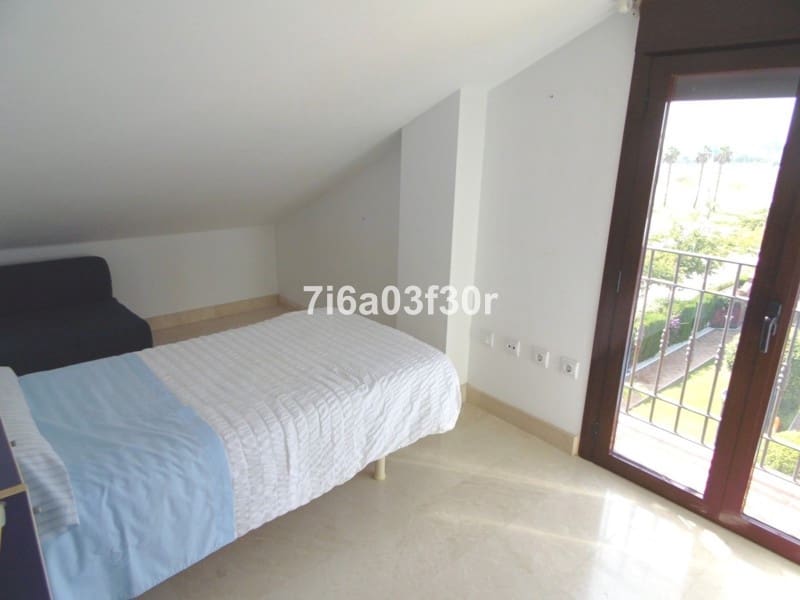 4 bedroom Penthouse for holiday rental in San Pedro de Alcantara with pool garage - € 2,000 (Ref: 9713554)