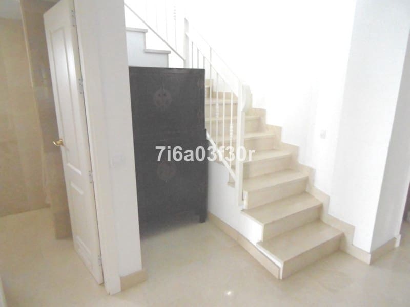 4 bedroom Penthouse for holiday rental in San Pedro de Alcantara with pool garage - € 2,000 (Ref: 9713554)