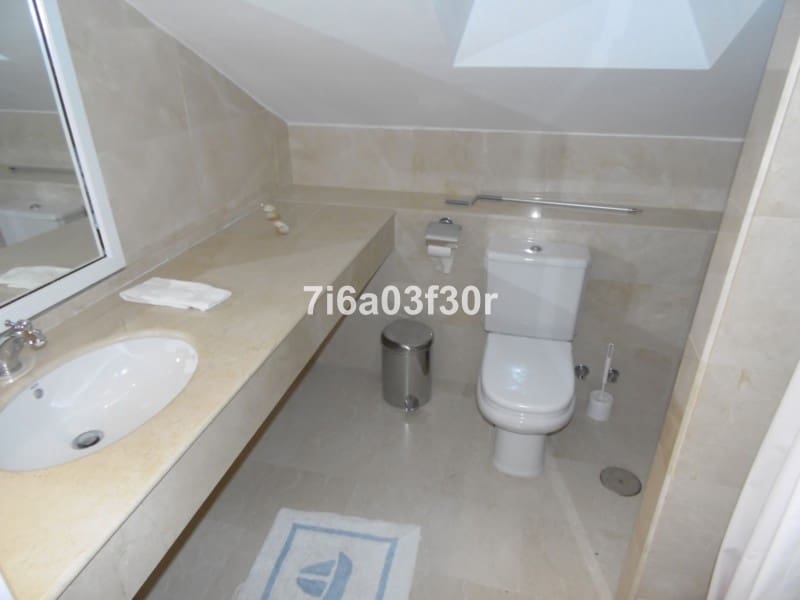 4 bedroom Penthouse for holiday rental in San Pedro de Alcantara with pool garage - € 2,000 (Ref: 9713554)