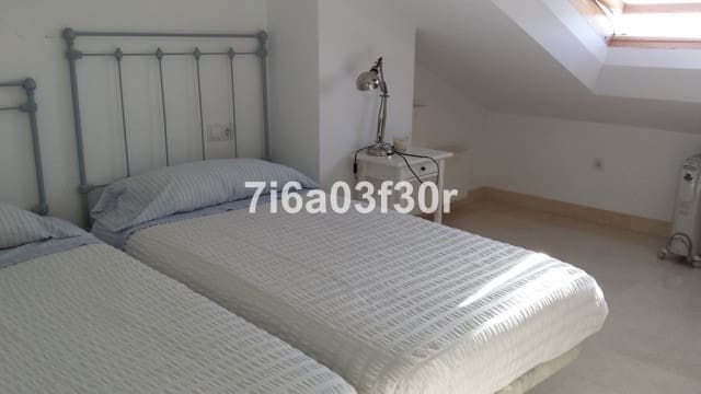 4 bedroom Penthouse for holiday rental in San Pedro de Alcantara with pool garage - € 2,000 (Ref: 9713554)