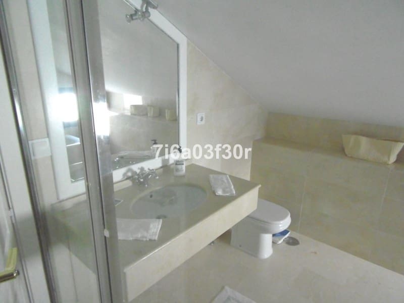 4 bedroom Penthouse for holiday rental in San Pedro de Alcantara with pool garage - € 2,000 (Ref: 9713554)