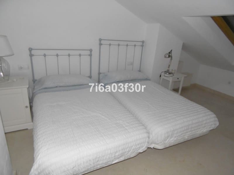 4 bedroom Penthouse for holiday rental in San Pedro de Alcantara with pool garage - € 2,000 (Ref: 9713554)