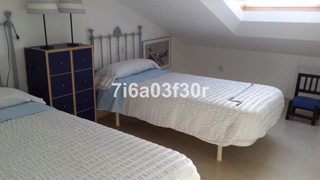 4 bedroom Penthouse for holiday rental in San Pedro de Alcantara with pool garage - € 2,000 (Ref: 9713554)