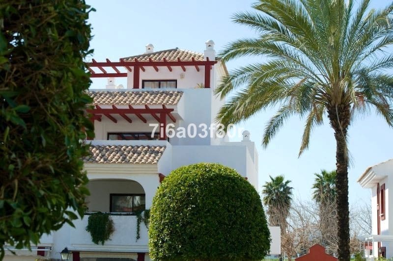 4 bedroom Penthouse for holiday rental in San Pedro de Alcantara with pool garage - € 2,000 (Ref: 9713554)