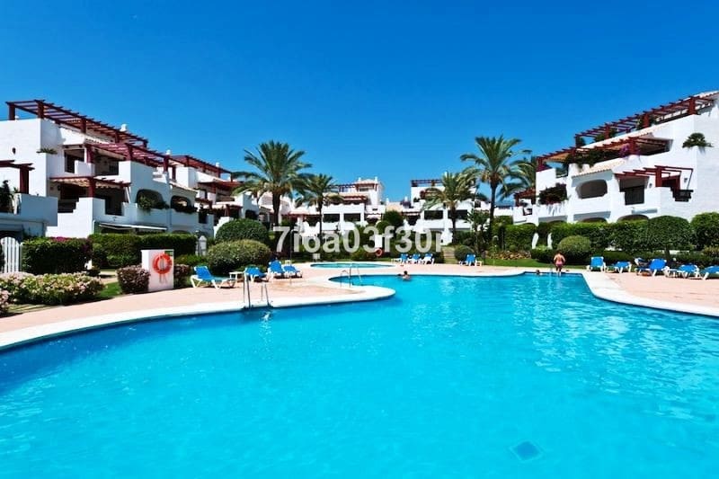 4 bedroom Penthouse for holiday rental in San Pedro de Alcantara with pool garage - € 2,000 (Ref: 9713554)