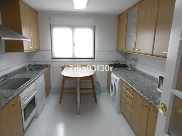 4 quarto Penthouse para arrendamento para férias em San Pedro de Alcantara, Marbella com piscina Garagem - 2 000 € (Ref: 9713554)