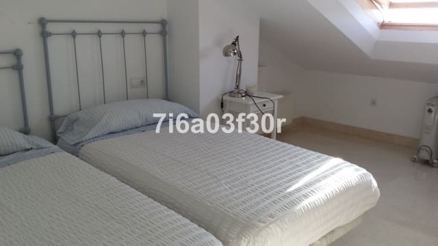 4 bedroom Penthouse for holiday rental in San Pedro de Alcantara with pool garage - € 2,000 (Ref: 9713554)