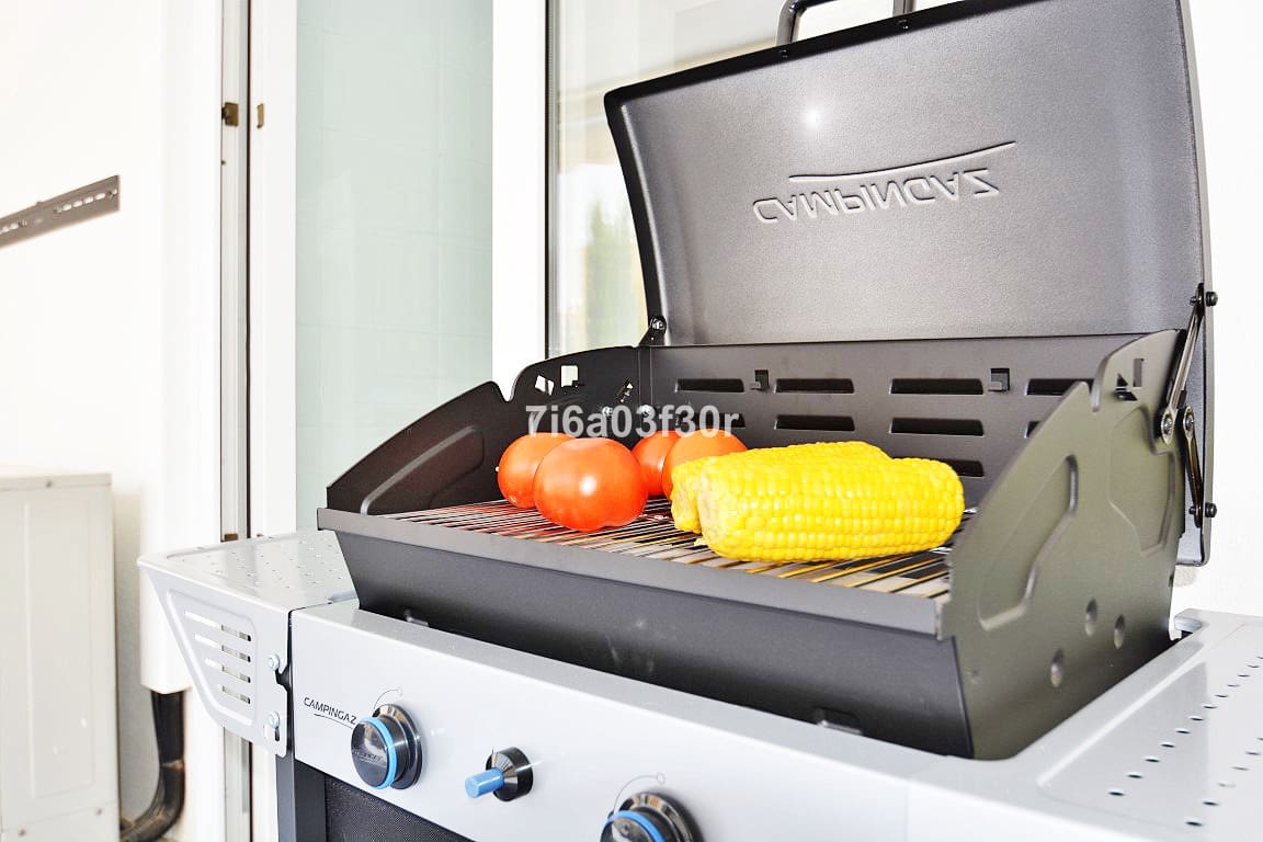 2 bedroom Apartment for holiday rental in Puerto Banus with pool garage - € 1,000 (Ref: 9757813)