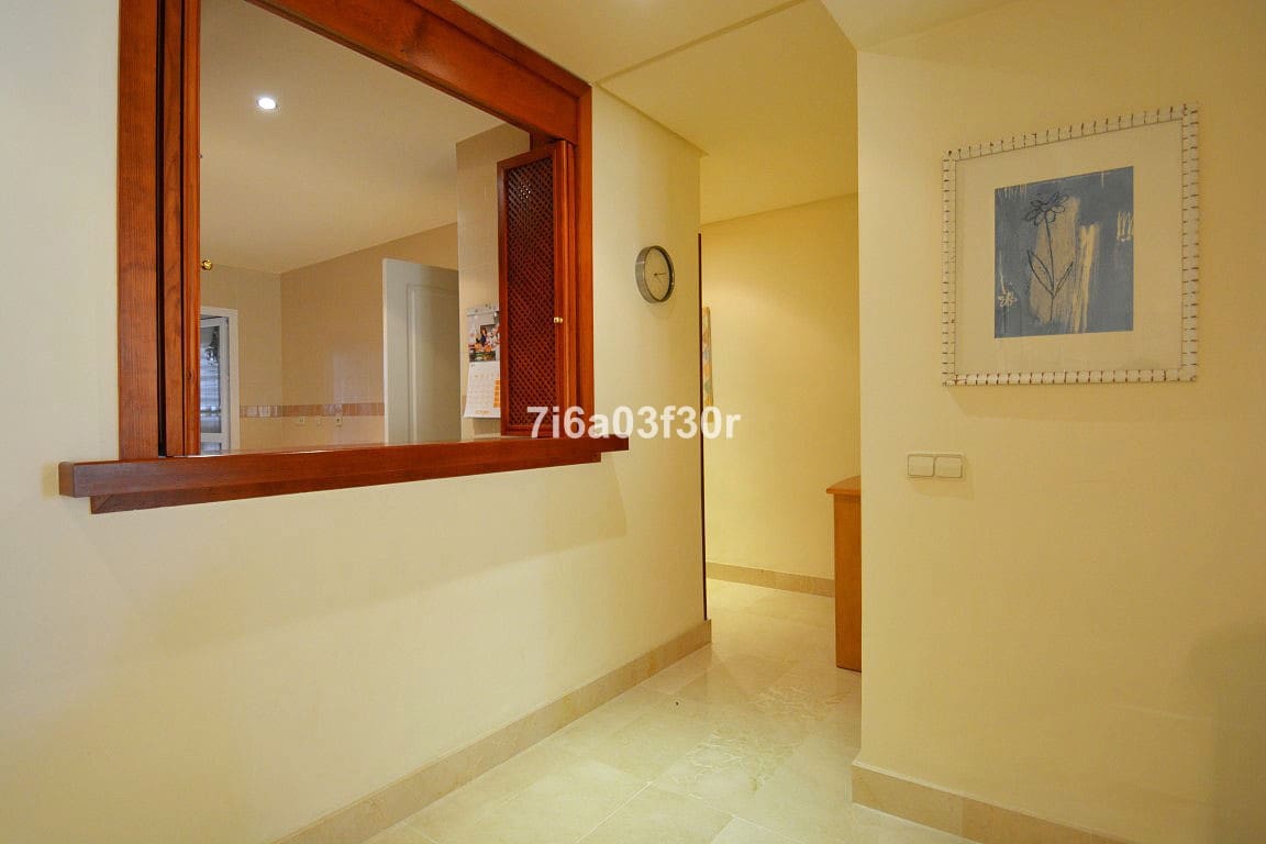 2 bedroom Apartment for holiday rental in Puerto Banus with pool garage - € 1,000 (Ref: 9757814)