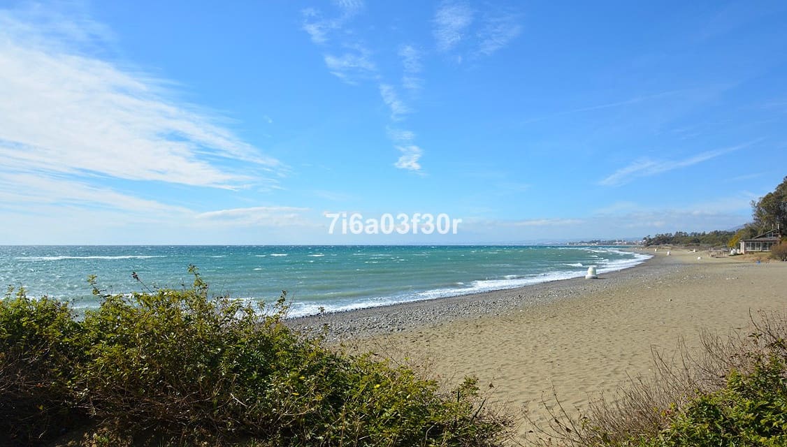 2 bedroom Apartment for holiday rental in Puerto Banus with pool garage - € 1,000 (Ref: 9757814)