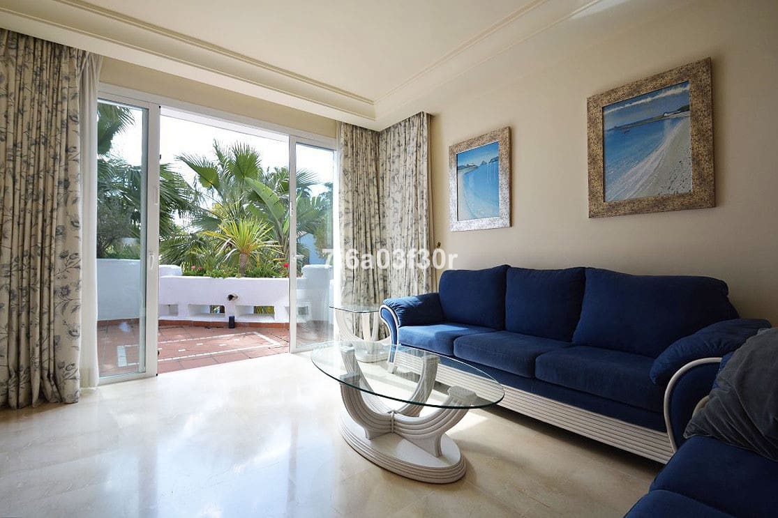 2 sovrum Lägenhet för semesterbostäder i Puerto Banus med pool garage - 1 000 € (Ref: 9757814)