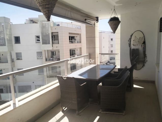 Apartamento de 3 habitaciones en San Pedro de Alcantara, Marbella en alquiler con piscina garaje - 3.000 € (Ref: 9757815)