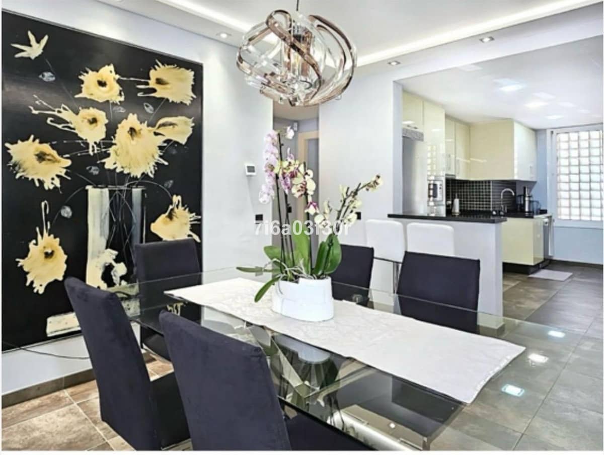 2 sovrum Lägenhet till salu i Estepona med pool garage - 495 000 € (Ref: 9763458)