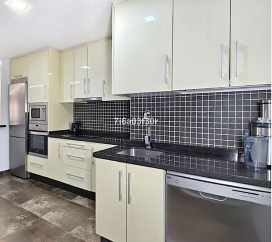 2 Zimmer Apartment zu verkaufen in Estepona mit Pool Garage - 465.000 € (Ref: 9763458)