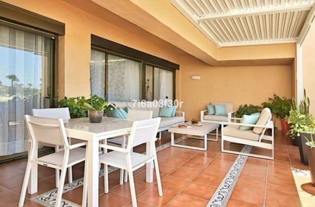 2 Zimmer Apartment zu verkaufen in Estepona mit Pool Garage - 465.000 € (Ref: 9763458)