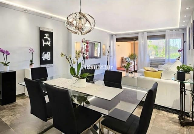 2 Zimmer Apartment zu verkaufen in Estepona mit Pool Garage - 465.000 € (Ref: 9763458)