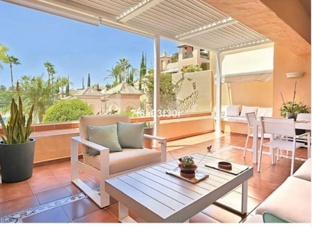 2 Zimmer Apartment zu verkaufen in Estepona mit Pool Garage - 465.000 € (Ref: 9763458)