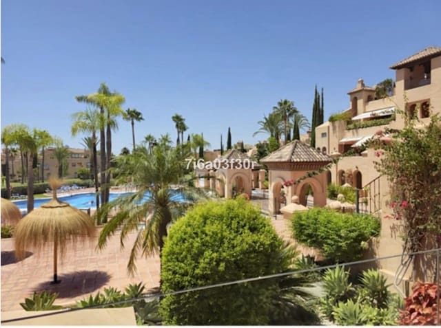 2 Zimmer Apartment zu verkaufen in Estepona mit Pool Garage - 465.000 € (Ref: 9763458)