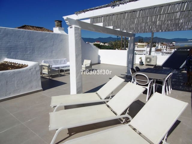   3 soveværelse   feriePenthouse i Costalita, Estepona med   swimmingpool   - € 800 (Ref: 9773539)