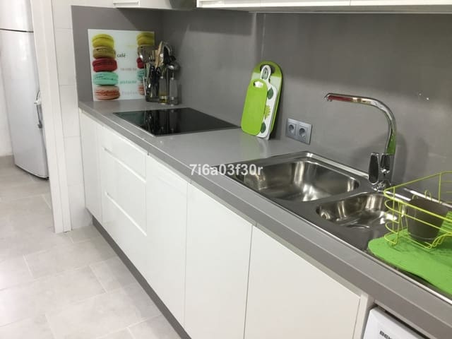   3 soveværelse   feriePenthouse i Costalita, Estepona med   swimmingpool   - € 800 (Ref: 9773539)