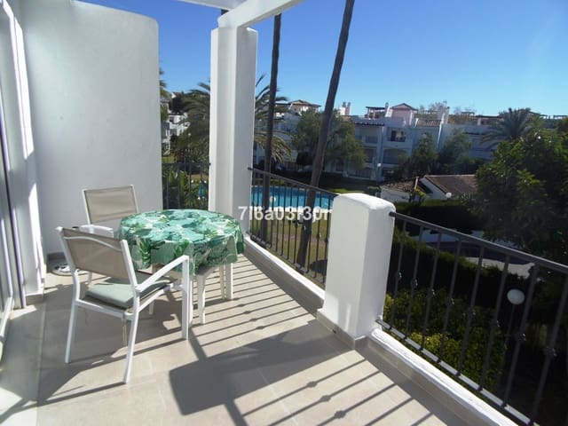   3 soveværelse   feriePenthouse i Costalita, Estepona med   swimmingpool   - € 800 (Ref: 9773539)