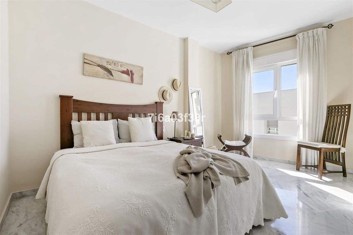 3 bedroom Apartment for sale in San Pedro de Alcantara with pool garage - € 930,000 (Ref: 9795648)