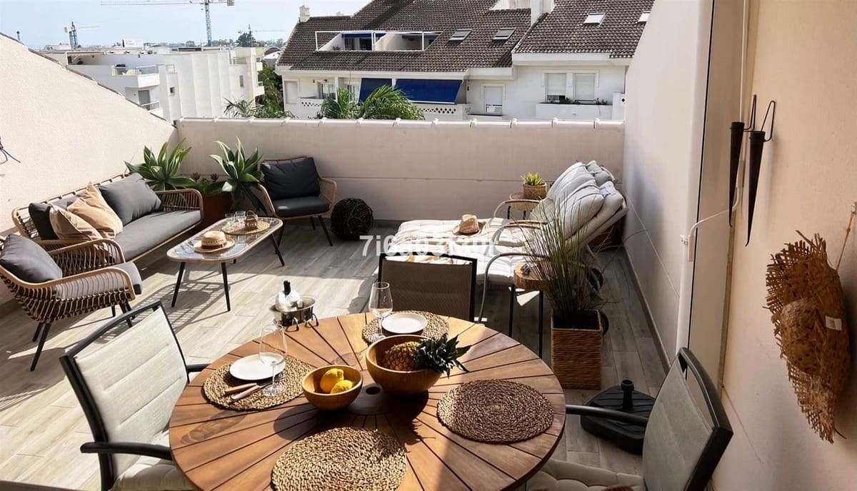 3 bedroom Apartment for sale in San Pedro de Alcantara with pool garage - € 930,000 (Ref: 9795648)