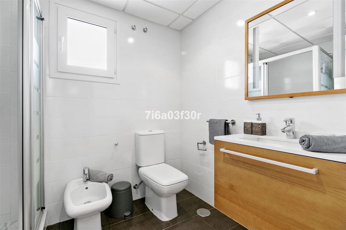 Apartamento de 3 habitaciones en San Pedro de Alcantara en alquiler con piscina garaje - 3.300 € (Ref: 9795649)