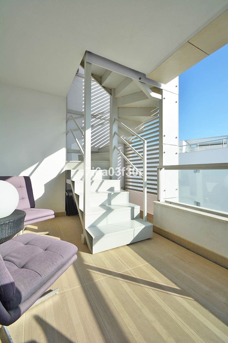 3 camera da letto Attico da affittare in San Pedro de Alcantara con piscina garage - 2.600 € (Rif: 9828039)