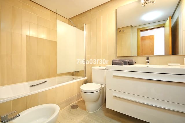 3 makuuhuone Kattohuoneisto vuokrattavana paikassa San Pedro de Alcantara, Marbella mukana uima-altaan 
autotalli - 2 600 € (Ref: 9828039)